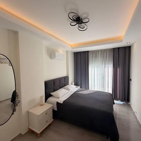 премиум-класса на пляже клеопатра Αλάνια