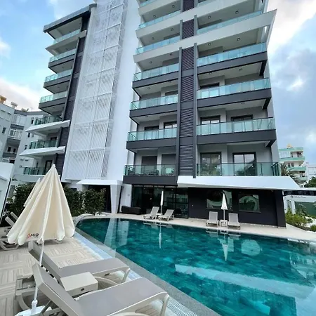 Midpoint Luxury At Cleopatra