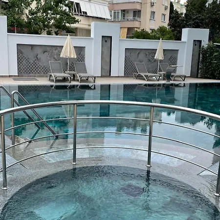 Midpoint Luxury At Cleopatra Apartament *