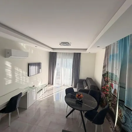 Midpoint Luxury At Cleopatra *