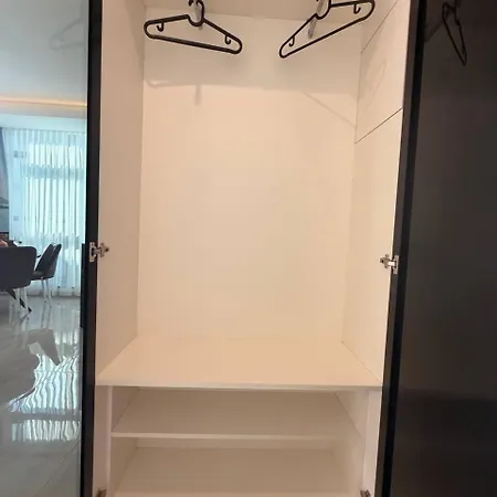 Midpoint Luxury At Cleopatra Apartament