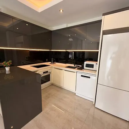 Midpoint Luxury At Cleopatra Apartament *