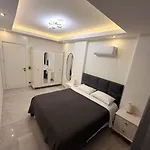 Midpoint Luxury Residence At Cleopatra Beach Appartement